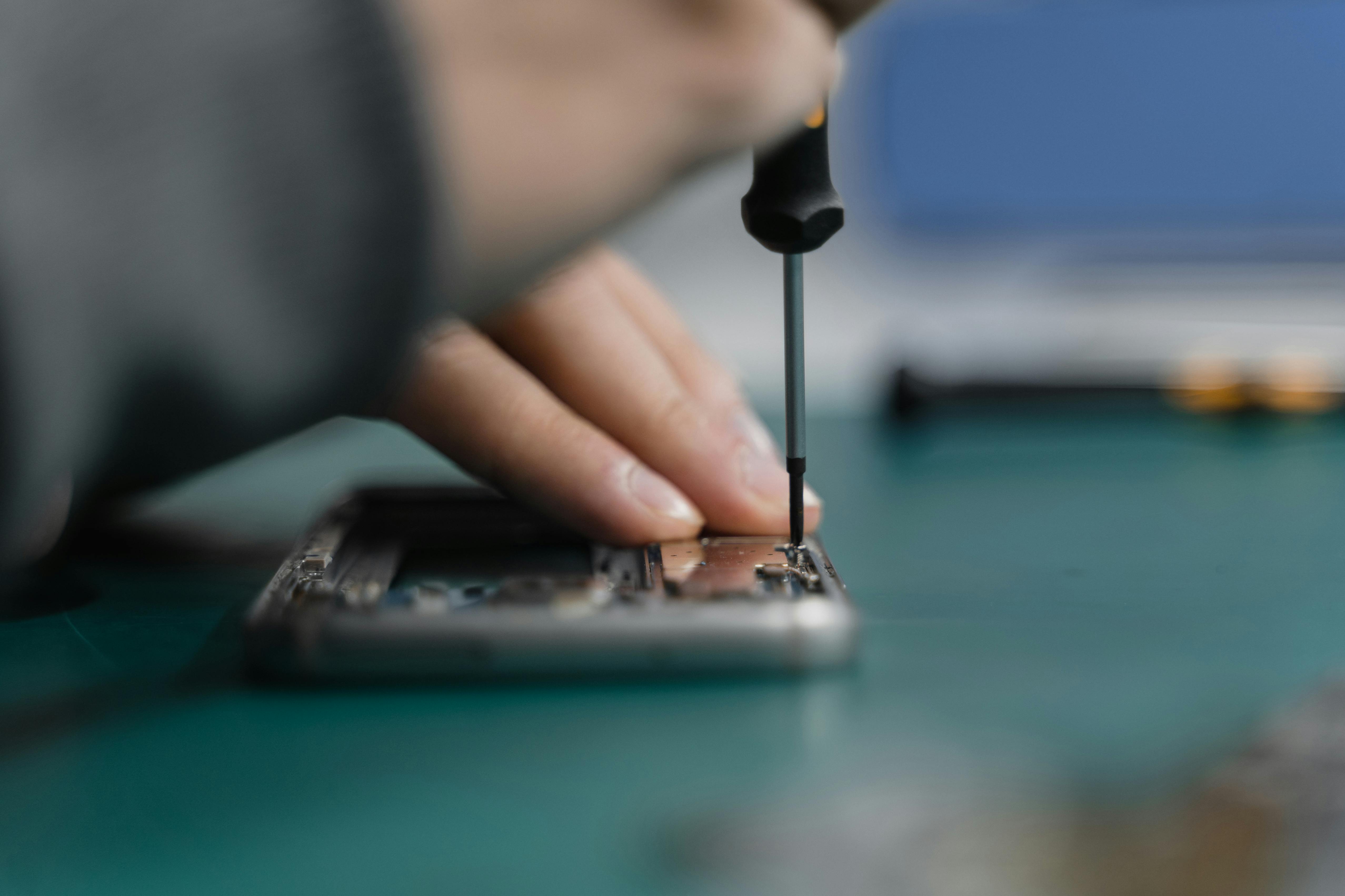 The Great Divide: How Right to Repair Laws Are Accidentally Undermining Electronics Recycling